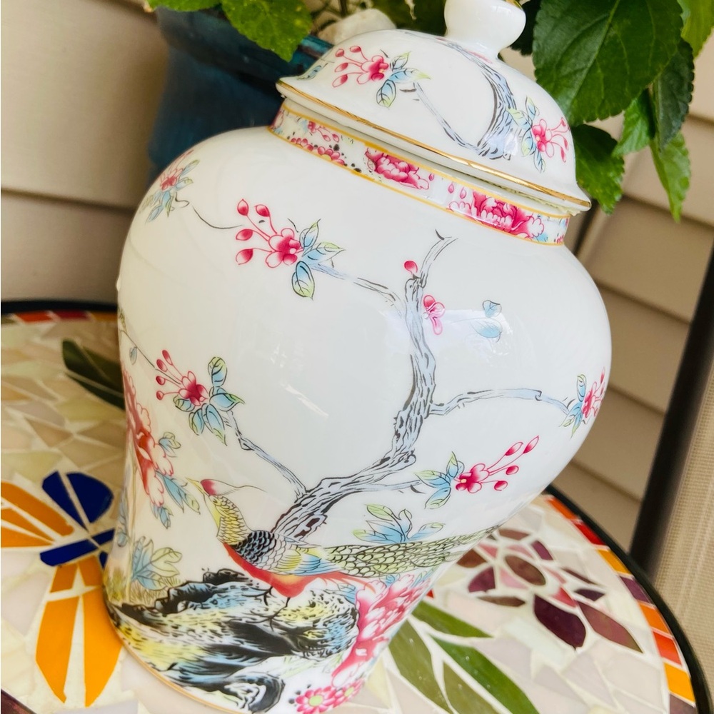 NWT Hand Painted Urn/Vessel Featuring Pheasants,Flowers,Foliage,Detailed Designs - Picture 9 of 16